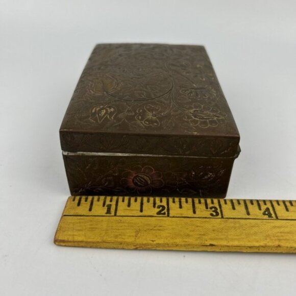 Vintage Beautiful White Floral Etched Brass Trinket Jewelry Box*Wood Lined - Picture 14 of 15